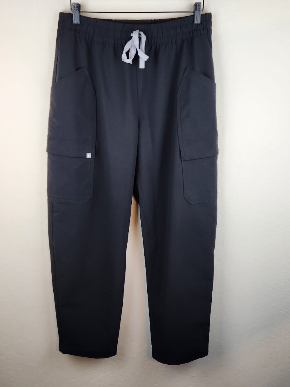 FIGS Jenner Barrel Leg Scrub Pants Black sz M